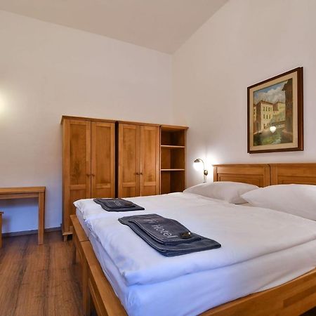 Zamek Racice Hotel Ngoại thất bức ảnh