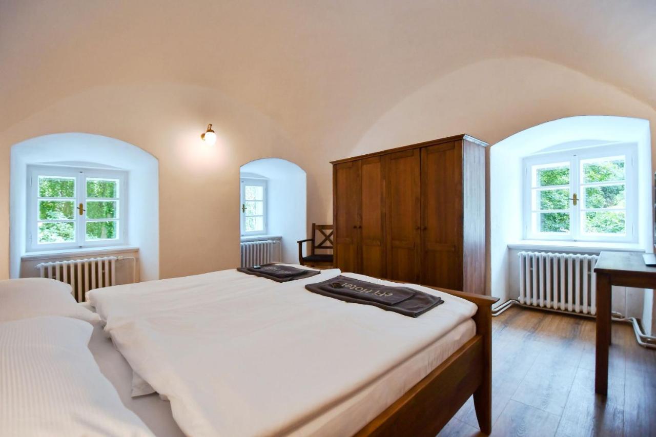 Zamek Racice Hotel Ngoại thất bức ảnh