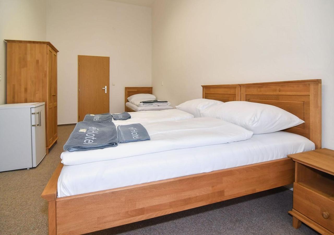 Zamek Racice Hotel Ngoại thất bức ảnh